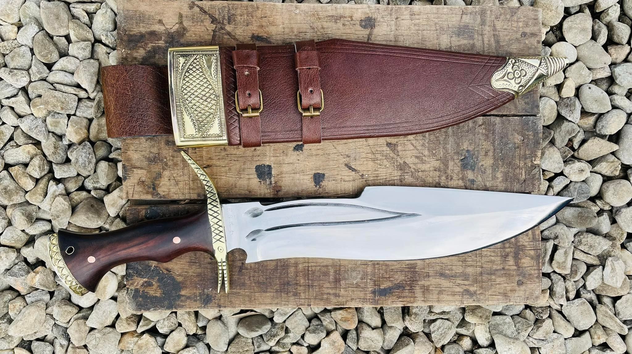 GEBO Bushcraft Knife Cuchillo de cuello forjado a mano Acero de alto  carbono con ferrorroquete y funda de cuero personalizada Arranque de fuego  -  México
