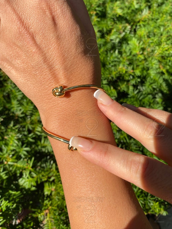 14k Solid Yellow Gold Flexible Twist Love Knot Bangle 2 8mm Etsy