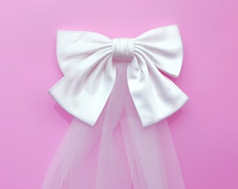 White Satin Bow Veil, Bride Hair Bow, Wedding Hair Accessories, Bridal Shower Gift, Bridesmaid Favors, Bridal Bow Veil, Hen Party Favors