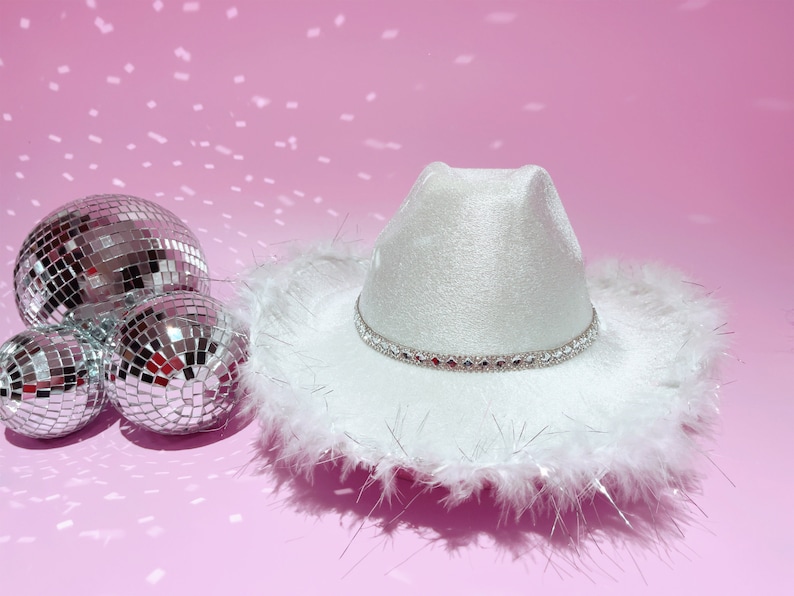 Bride Cowgirl Hat with Veil, Hen Party Bride Gift, Bride Cow Girl Hat Bridal Shower, Bride To Be, Bachelorette Party, Last Disco Hat Faux Fur Rhines