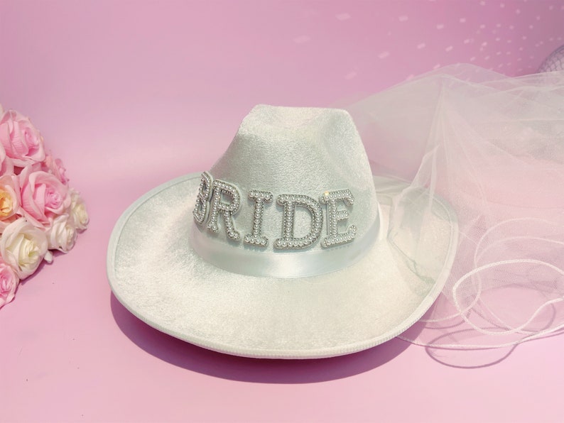 Bride Cowgirl Hat with Veil, Hen Party Bride Gift, Bride Cow Girl Hat Bridal Shower, Bride To Be, Bachelorette Party, Last Disco BRIDE CurlyEdge Veil