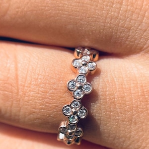 Full Eternity Ring, Floral Style Ring, Round Cut Moissanite Engagement Ring, Clover Diamond Ring, Stackable Wedding Band, 14k Gold Ring