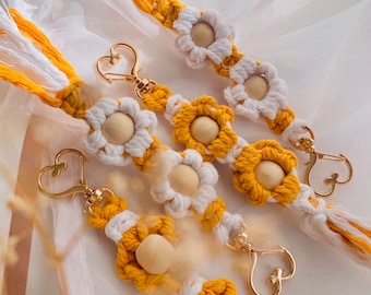 Macrame Daisy Keychain: Handmade Boho Cotton Flower Key Fob