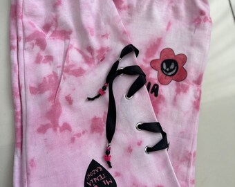 Pantalón deportivo Karol G con efecto tie-dye. (Mañana será bonito) inspirado