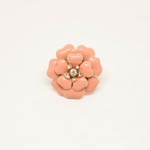 Anneau avec la fleur rose, anneau doré avec des émails roses et cristaux de strass légers, artisanat image 3