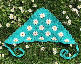 Daisy Green Crochet Bandana, Handmade Flower Hair Kerchief, Hair Scarf, Summer Accessory, Gift for Her