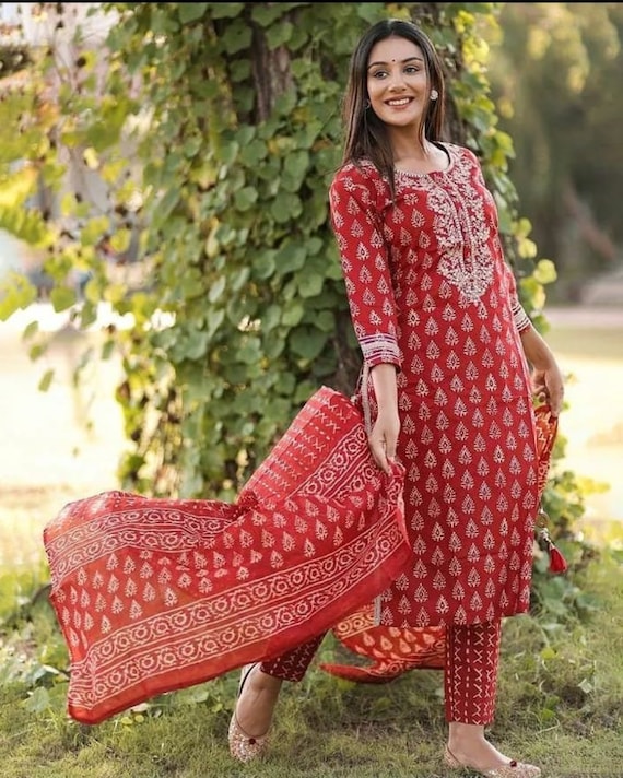 Beautiful Rayon Straight Kurti With 