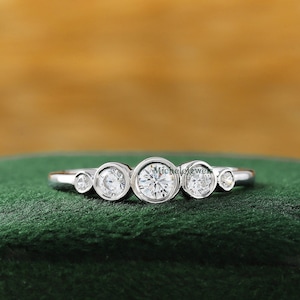 Minimalist Five Stone Engagement Ring, Bezel Set Anniversary Ring, Round Moissanite Diamond Wedding Ring, Daily Ring For Her, 14K Solid Gold