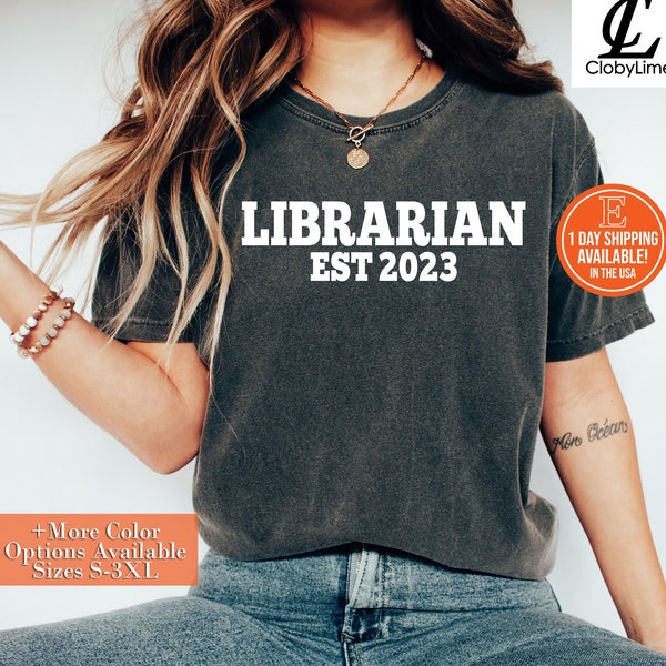 Bibliotecario scolastico stabilito 2023 (anno personalizzato) camicia - regalo perfetto per un nerd del libro - camicia unisex del nerd del libro - felpa bibliotecario