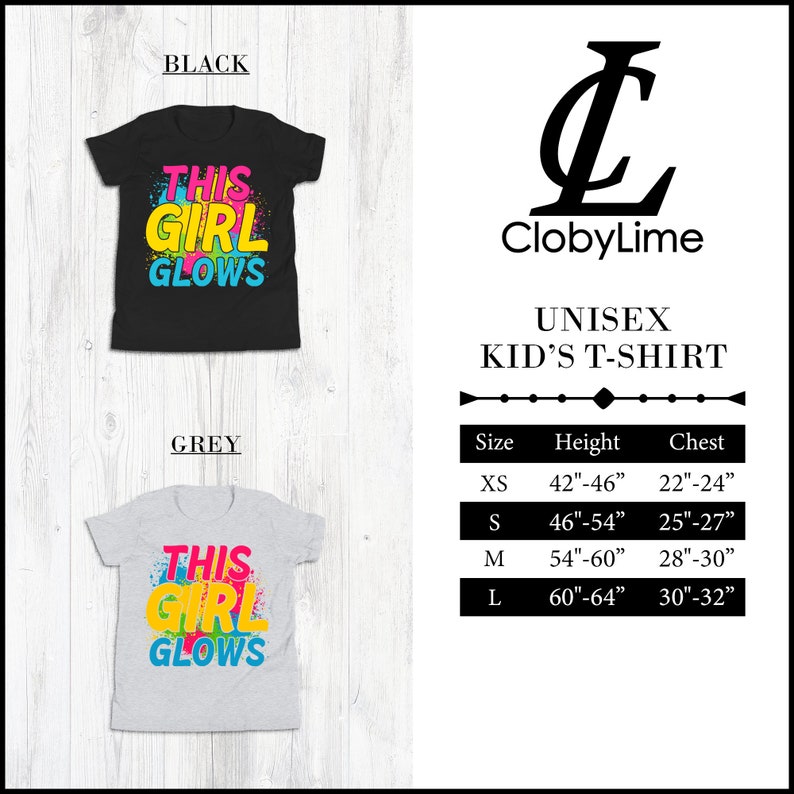 Puede incluir: Una camiseta unisex para ni&ntilde;os con el texto "This Girl Glows" en letras de colores. La camiseta est&aacute; disponible en negro y gris. La tabla de tallas muestra las medidas de altura y pecho en pulgadas para las tallas XS, S, M y L.
