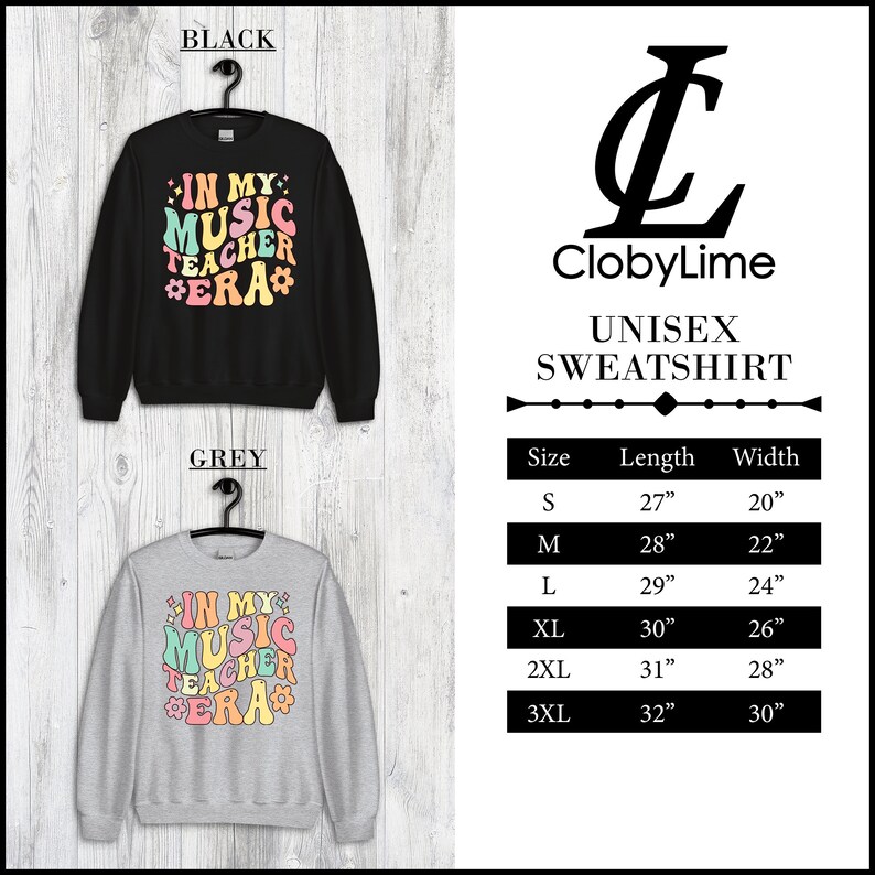 Pode incluir: Camisola unisex em preto e cinza com o texto "In My Music Teacher Era" numa fonte retro com acentos coloridos. O quadro de tamanhos mostra as medidas em polegadas.