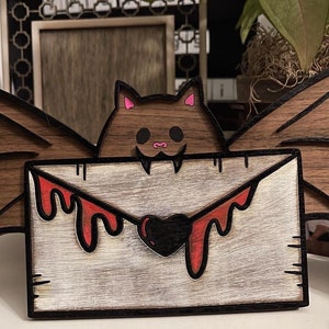 Decoración de murciélago de madera pintada a mano: Murciélago mensajero de San Valentín