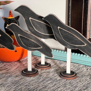Wooden Crow Decor: Primitive Inspired Freestanding Crow