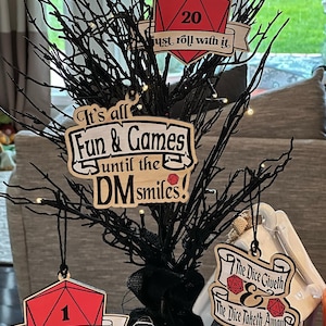 Gepersonaliseerde kerkers en draken, op dobbelstenen geïnspireerd ornament: aangepaste kleurkeuze