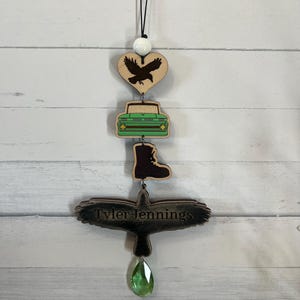 Ravenhood officieel gelicentieerde Tyler Suncatcher / Bookish ornament.