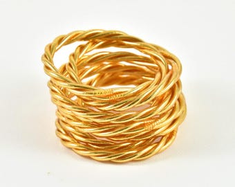 Gedraaide gouden boeddhistische armband