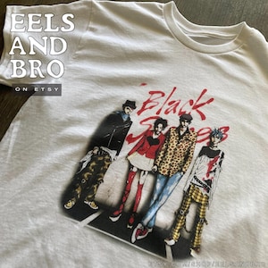 BLACK STONES - NobuxNanaxYasuxShin T-SHIRT