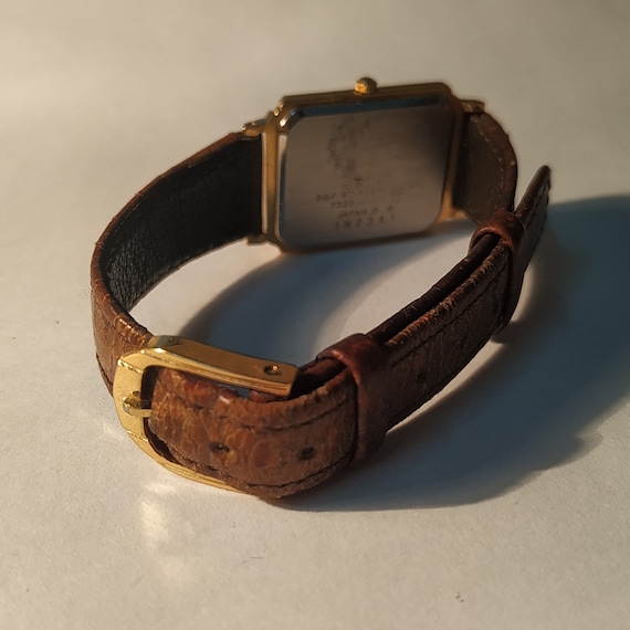 Reloj Seiko Quartz Rectangular - image 7