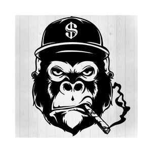 Puede incluir: Ilustración en blanco y negro de un gorila con una gorra de béisbol con un signo de dólar. El gorila está fumando un cigarro y tiene una expresión seria.