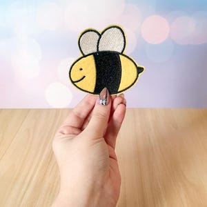 Appliqué patch bijenshirt | Geïnspireerde geborduurde patch op bij en puppy