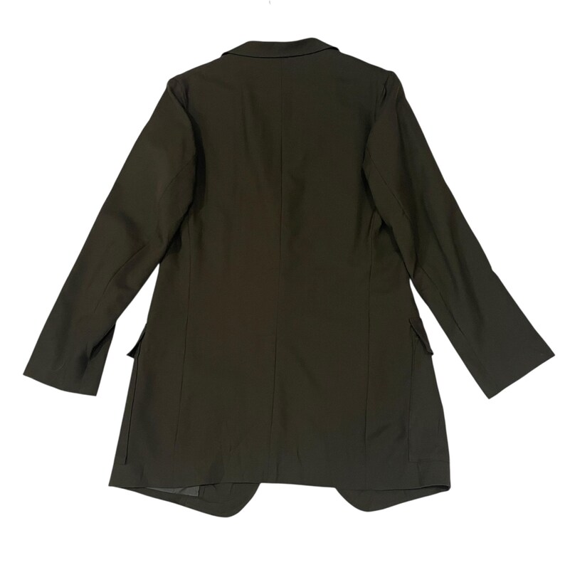 Puede incluir: Una americana de color verde oliva oscuro con cuello estructurado, mangas largas y dos bolsillos con solapa situados en los laterales inferiores. La prenda se muestra desde la parte posterior, destacando un dise&ntilde;o liso con costuras verticales.