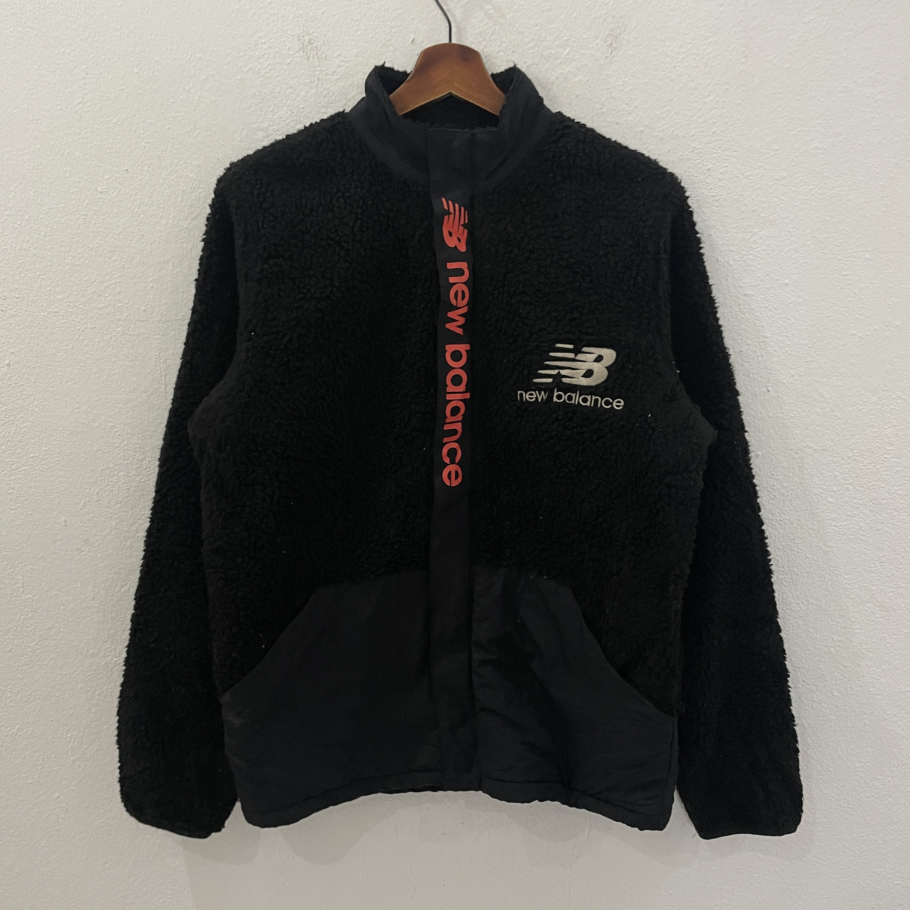 New balance jacket singapore online