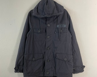 Chaqueta multibolsillos militar vintage de Avirex. Chaqueta multibolsillos militar vintage de Avirex con logo pequeño. Talla L.