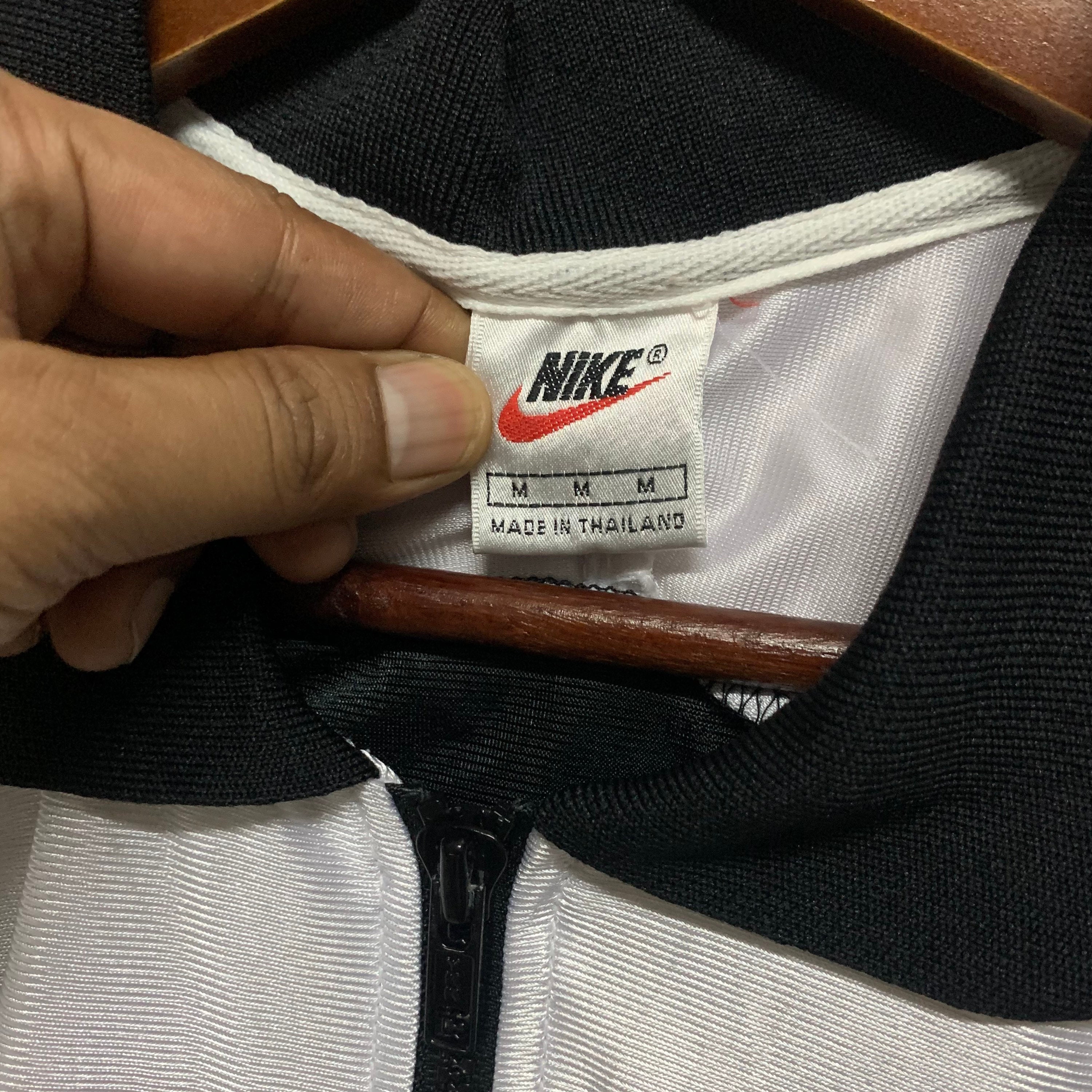 Vintage 90s Nike T-shirt Vintage 90s Nike Spell Out Big Logo