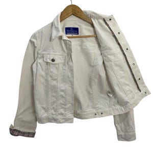 Chaqueta vaquera vintage de los años 90 de Burberry, marca Blue Label, con estampado Nova Check y botones, talla M.
