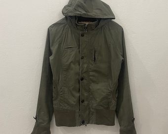 Chaqueta vintage Von Dutch Chaqueta vintage con cremallera y capucha Chaqueta vintage con cremallera y capucha Talla L