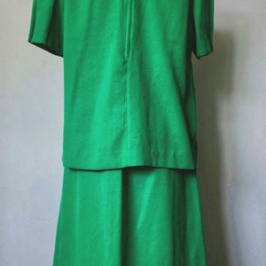 Vintage 1970's Checkaberry Solid Green Peplum Short Sleeve Skirt Suit Set image 7