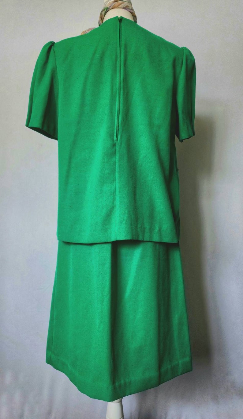 Vintage 1970's Checkaberry Solid Green Peplum Short Sleeve Skirt Suit Set image 7