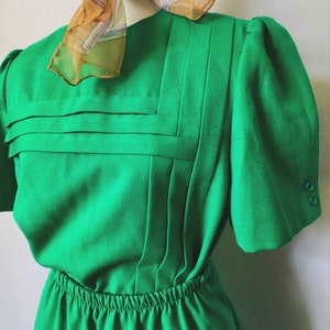 Vintage 1970's Checkaberry Solid Green Peplum Short Sleeve Skirt Suit Set image 5