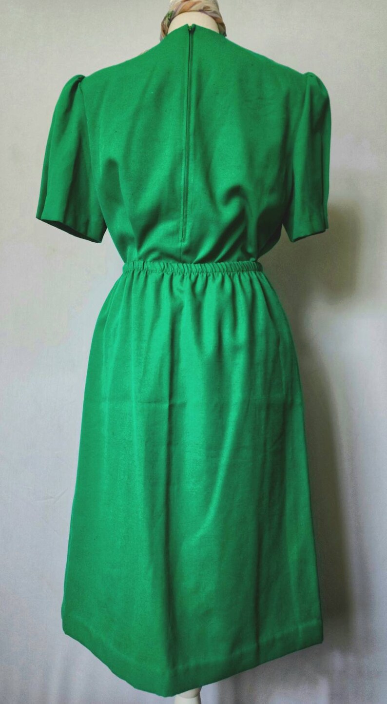 Vintage 1970's Checkaberry Solid Green Peplum Short Sleeve Skirt Suit Set image 3