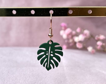 Fishing hook earring with monstera leaf pendant, rose gold earrings Plantlady, fashion jewelry in urban jungle style, boho jewelry Plantmom