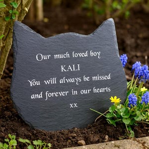 Personalised Engraved Cat Pet Memorial Plaque, Handmade Slate Cats Head Grave Marker, Outdoor Garden Cat Headstone, Pet Loss Tribute Gift