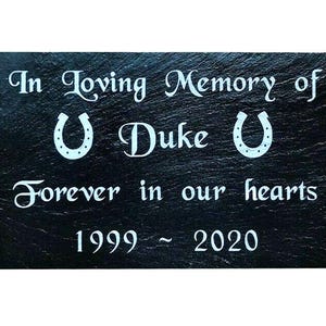 Pet Memorial Horse Personalised Engraved Natural Rustic Slate Stone Grave Marker Headstone Plaque Pet Loss Gift for a Horse 7 x 4&quot;