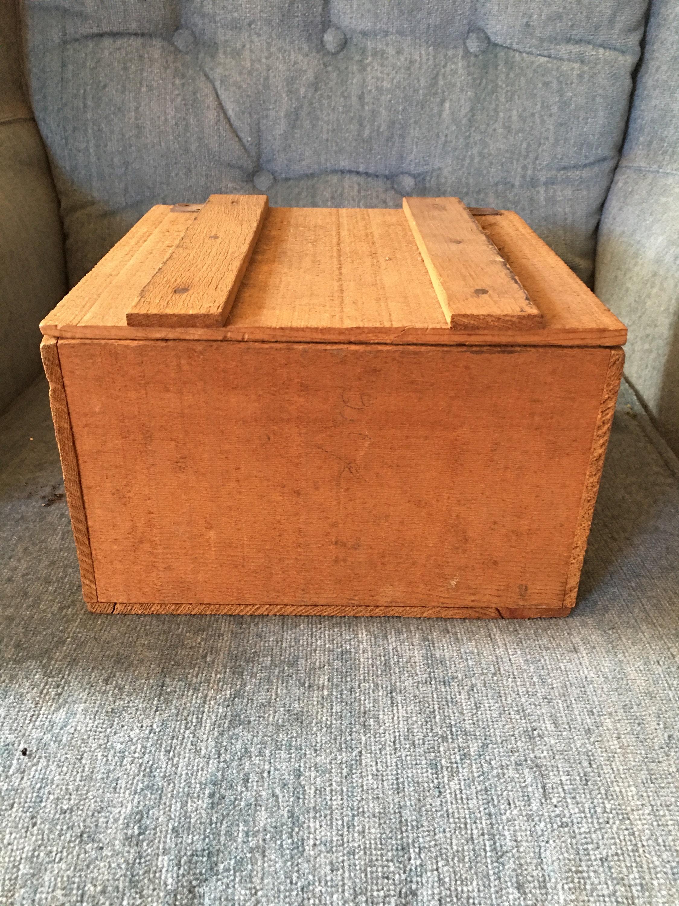Caja de madera con bisagras rústica antigua | Etsy