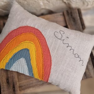 Swiss stone pine pillow made of OEKO-TEX linen with a rainbow, customizable. 20 x 30 cm, pine flakes made in-house, ideal gift