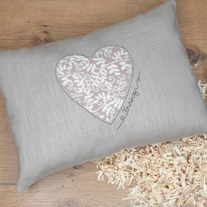 Swiss stone pine pillow made of OEKO-TEX linen with appliqué, approx. 20 x 30 cm or 30 x 40 cm. Personalization possible, decorative pillow