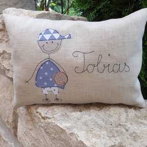Stone pine cushion made of OEKO-TEX linen with appliqué, optionally embroidered with name. 20 x 30 cm