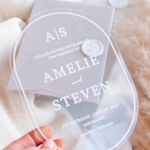 Acryl Hochzeitseinladungen, maßgeschneiderte weiße Perlen elegante Einladungen mit Seidenschleife Goldfolie für unvergessliche Hochzeiten