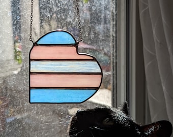 Witrażowe serce dumy transseksualnej