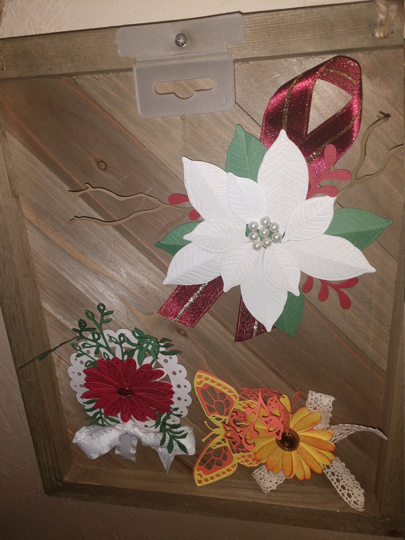 Seasonal Paper Wreath Hanging image 2