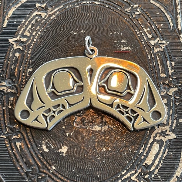 Twin Beaver Whale Tail Totem Sterling Silver Pendant/Brooch, Artist signed PRS Northwest Coastal Native American, Determination, Strength