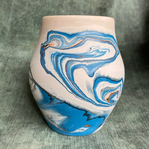 Stunning Mid Century Nemadji Pottery Vase with striking ocean BLUE swirl glaze, jaspe ware, natural clay, terra cotta, “Indian” pottery, USA