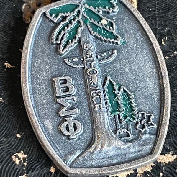 Vintage Beta Sigma Phi Sorority Seattle Pendant, 1979 Trees, Totems, Tall Tales, Totem Pole, exonumia, numismatic