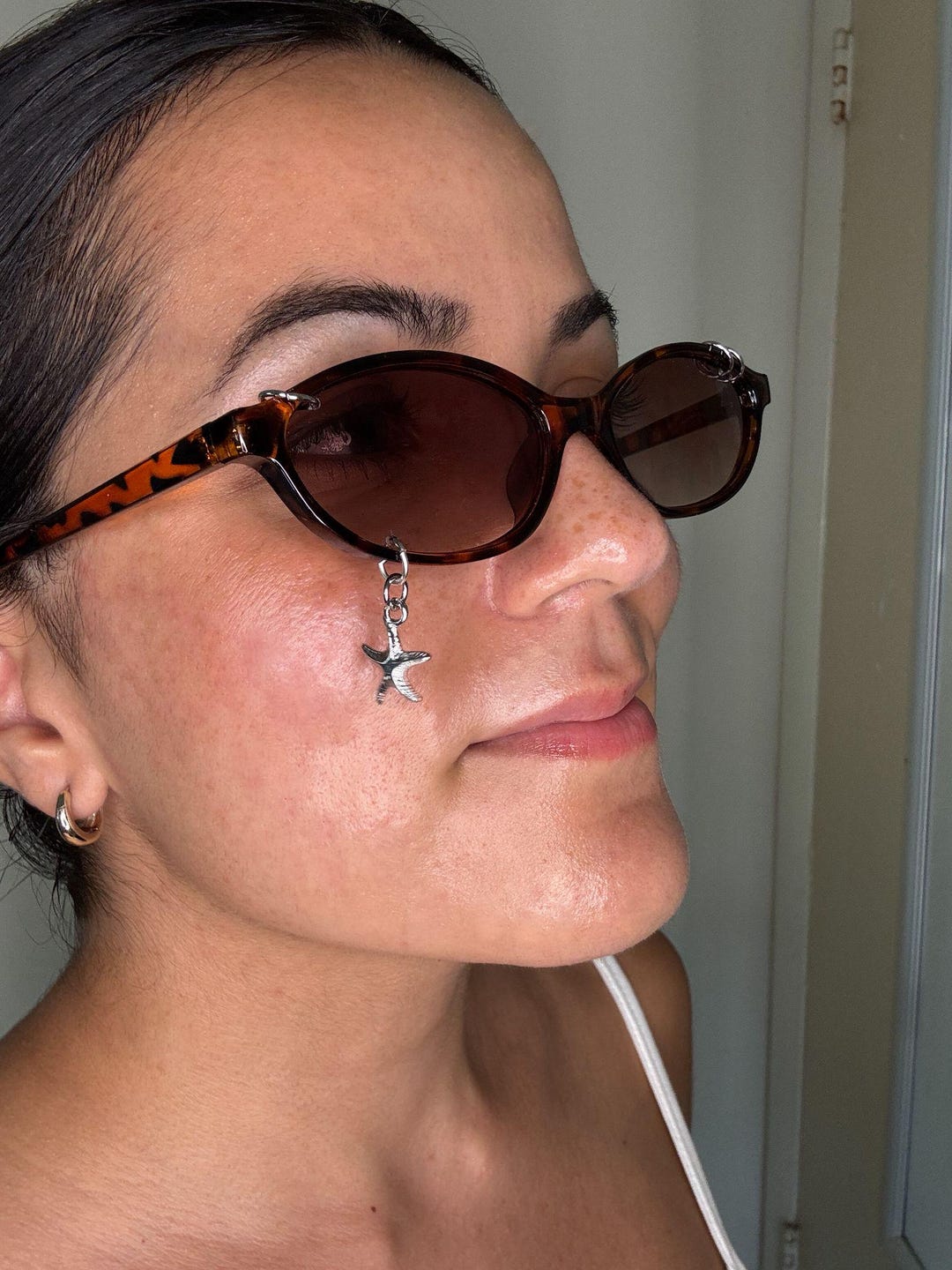 tortoise-shell-oval-cat-eye-retro-trendy-beachy-pierced-sunglasses-with
