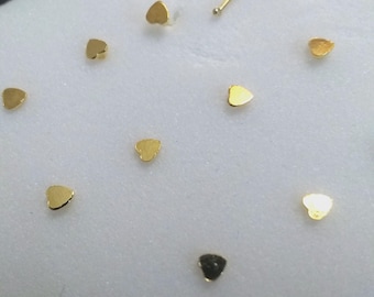 Heart 2 mm Gold Nose Studs Anti Allergy Anti Tarnish Ball point end