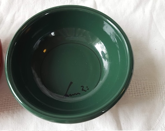 Mamma Ro Cameo Collection Coupe Bowls, Hunter Green or Red